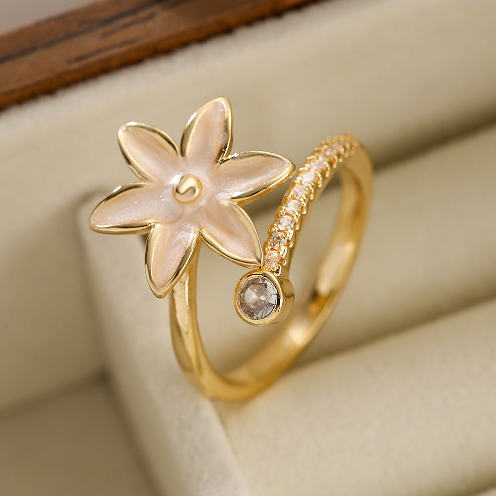 Niche Personality Ring for Women with Unique Design