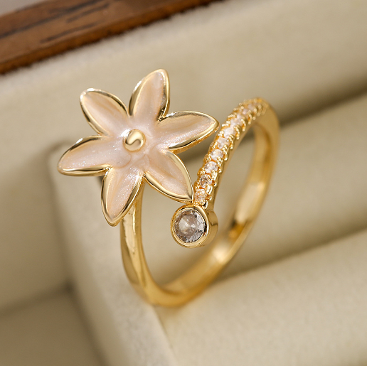 Niche Personality Ring for Women with Unique Design